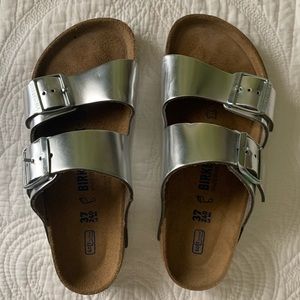 Silver Sandals . Arizona soft footbed